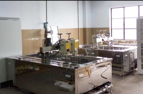 聚能式超声波清洗机